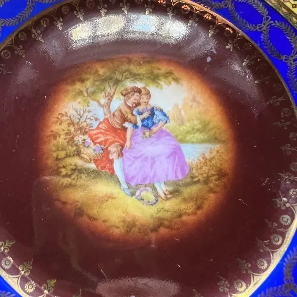 Vintage JK Carlsbad Colonial Blue And Gold China Decorative Plate 6.5” x 6.5”